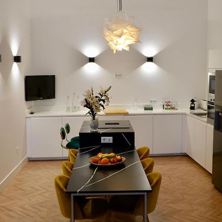 Peral Boutique Apartaments Севилья Экстерьер фото