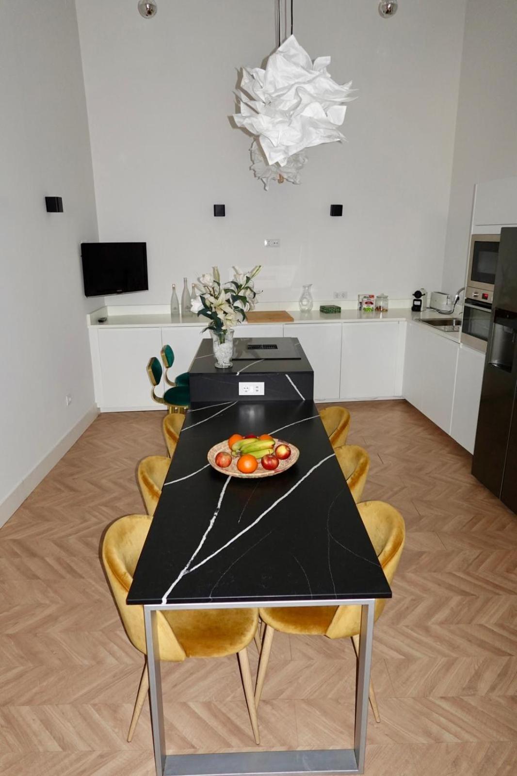 Peral Boutique Apartaments Севилья Экстерьер фото