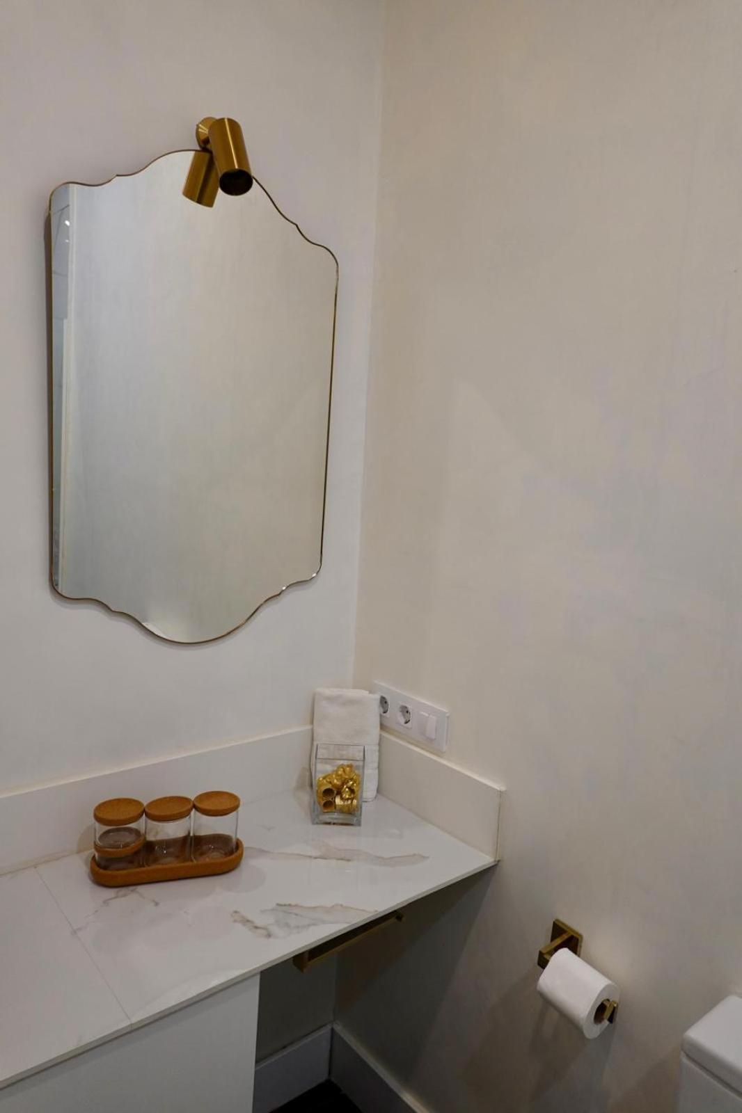 Peral Boutique Apartaments Севилья Экстерьер фото